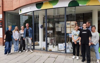 Ausstellungen mit Entwürfen für ein zentrales Holocaustmahnmal sowie Verwunderung über ein Dixi-Klo auf dem Synagogenplatz