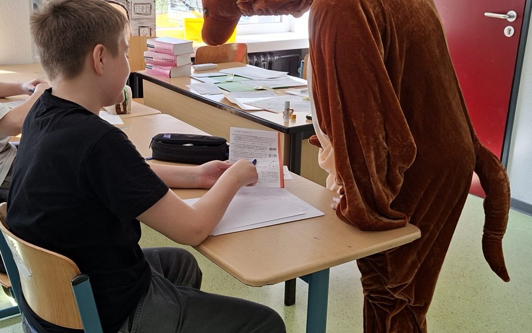 Besuch vom Känguru am Känguru-Tag der Mathematik